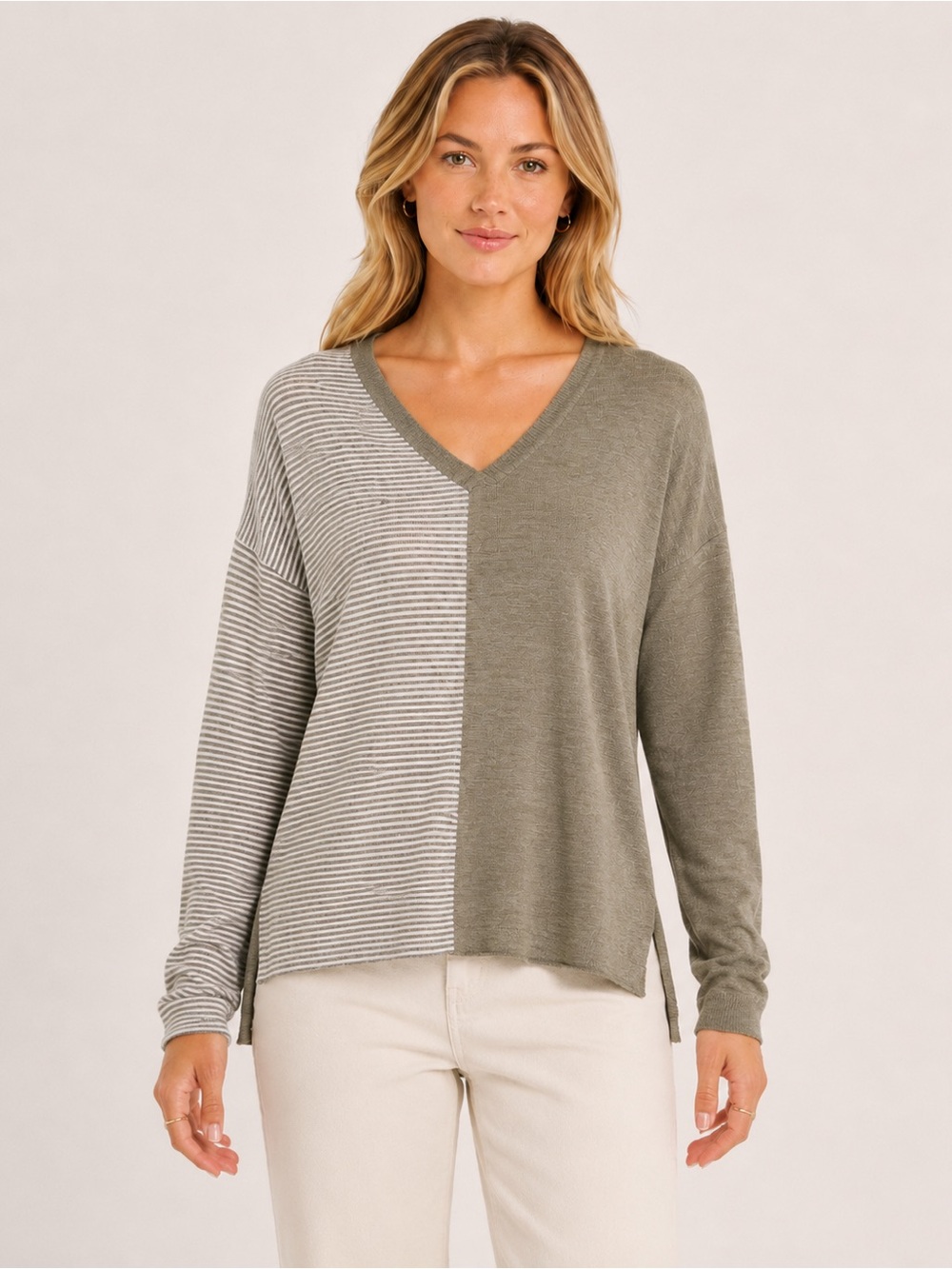 BKE Women’s Lightweight Colorblock Striped V-Neck Sweater Size Small